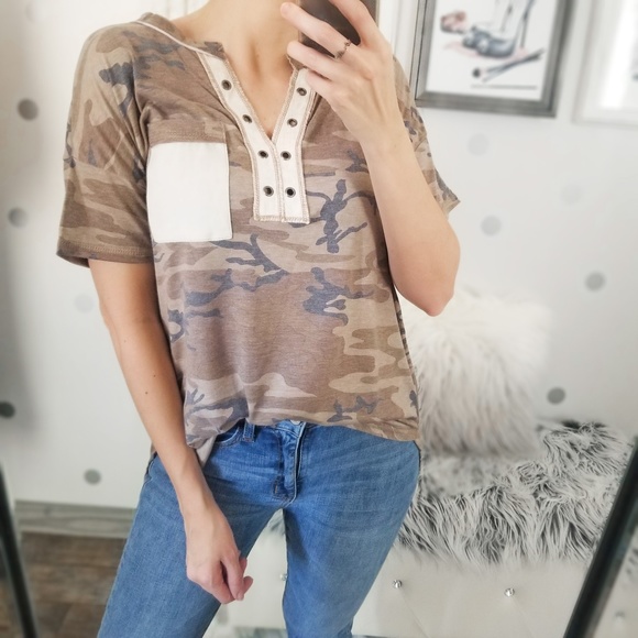 catlg Tops - V-Neck Camo Tee Leggings Top Oversized Tees Basic Casual Women’s Tops